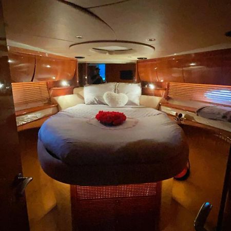 Hotel Experience Luxueuse Sur Un Yacht à Mauguio Extérieur photo