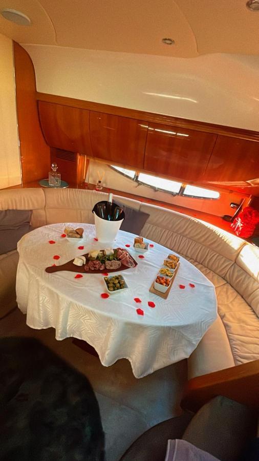 Hotel Experience Luxueuse Sur Un Yacht à Mauguio Extérieur photo